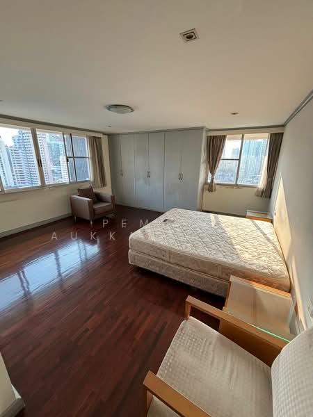 D.S. Tower 1 Sukhumvit 33, Bangkok, Soi Phrom Chit, Khlong Tan Nua, Watthana, Bangkok, 4 Bedrooms, 293 sqm, Condo For Sale, by Pemika Aukkaraleekul, 500304395 - DDproperty.com