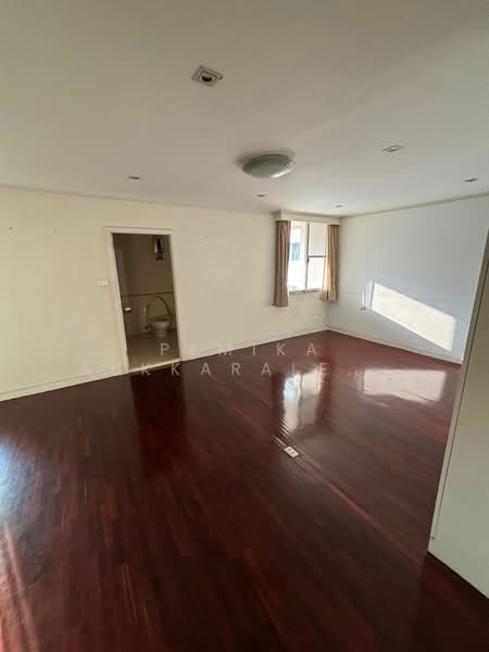 D.S. Tower 1 Sukhumvit 33, Bangkok, Soi Phrom Chit, Khlong Tan Nua, Watthana, Bangkok, 4 Bedrooms, 293 sqm, Condo For Sale, by Pemika Aukkaraleekul, 500304395 - DDproperty.com