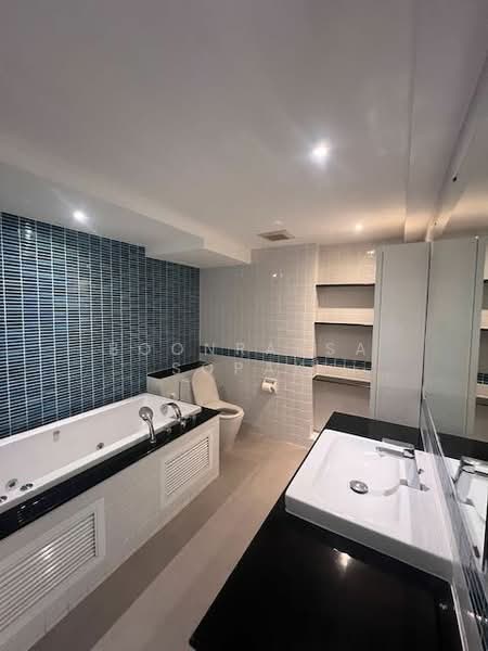 4-BR Townhouse, Bangkok, Khlong Tan Nua, Watthana, Bangkok, 4 Bedrooms, 286 sqm, Townhouse For Rent, by Boonraksa Sopak, 500304407 - DDproperty.com