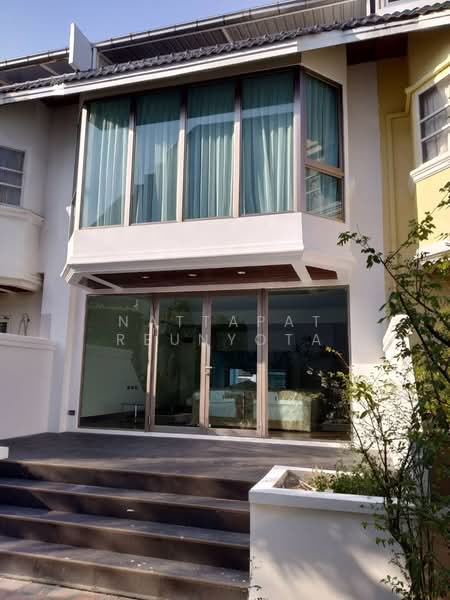 Prompak Gardens Condominium, Bangkok, Sukhumvit, Khlongtoei Nua, Watthana, Bangkok, 3 Bedrooms, 342 sqm, Condo For Sale, by Nattapat Reunyota, 500304408 - DDproperty.com