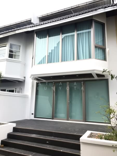 Prompak Gardens Condominium, Bangkok, Sukhumvit, Khlongtoei Nua, Watthana, Bangkok, 3 Bedrooms, 342 sqm, Condo For Sale, by Nattapat Reunyota, 500304408 - DDproperty.com