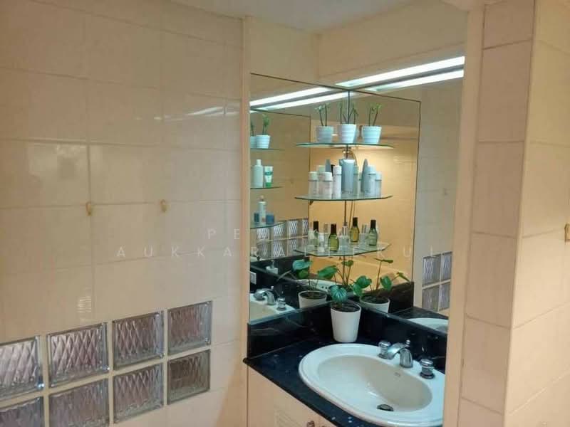 Supalai Place Sukhumvit 39, Bangkok, 175-179 Soi Sukhumvit 39 Sukhumvit Road, Khlong Tan Nua, Watthana, Bangkok, 2 Bedrooms, 142 sqm, Condo For Sale, by Pemika Aukkaraleekul, 500304411 - DDproperty.com