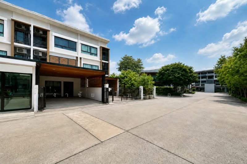 Patio Vibhavadi-Songprapa, Bangkok, Si Khan, Don Mueang, Bangkok, 3 Bedrooms, 250 sqm, Single Detached House For Sale, by สง่าชัย ไทรทองคำ, 500304428 - DDproperty.com