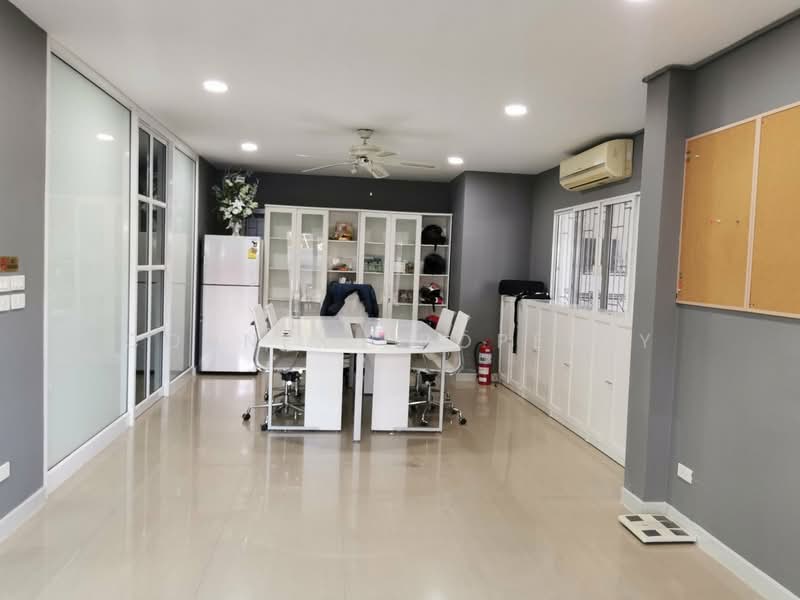 For Sale 4-storey Home Office, Nakniwat 37 Yak 4, Lat Phrao, Bangkok, นาคนิวาส 37, Lat Phrao, Bangkok, 7 Bedrooms, 315 sqm, Single Detached House For Sale, by Connex Property, 500304431 - DDproperty.com