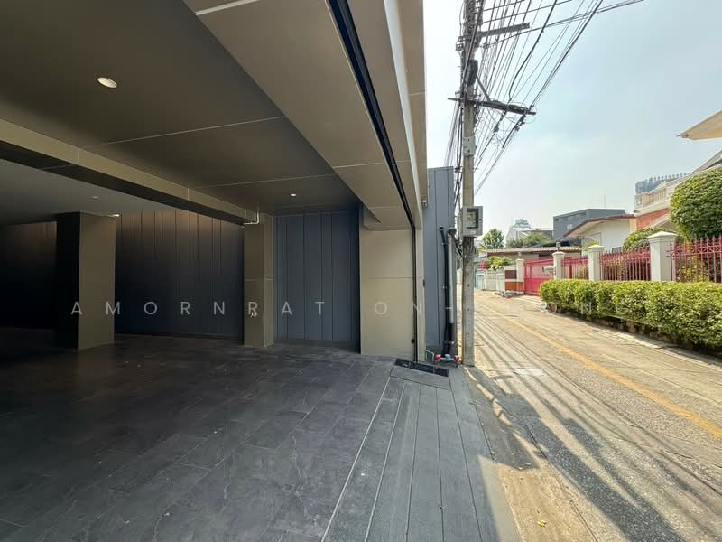 House, Bangkok, Khlong Tan Nua, Watthana, Bangkok, 3 Bedrooms, 580 sqm, Single Detached House For Sale, by Amornrat On-Thong, 500304452 - DDproperty.com