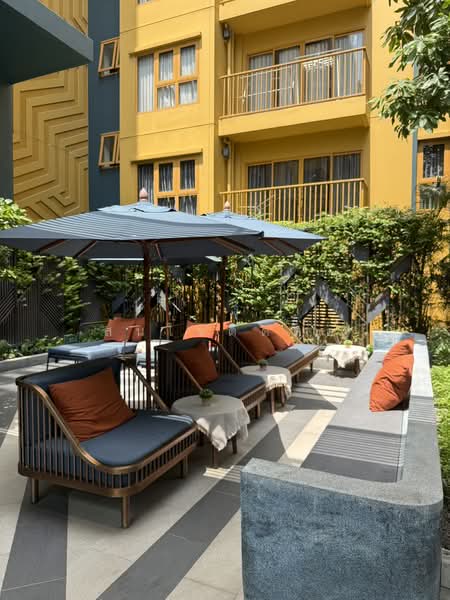 The Base Sukhumvit 50, Bangkok, Soi Roem Charoen 1, Sukhumvit 50 Road, Phra Kanong, Khlong Toei, Bangkok, 1 Bedroom, 35 sqm, Condo For Sale, by สนใจติดต่อ, 500304474 - DDproperty.com