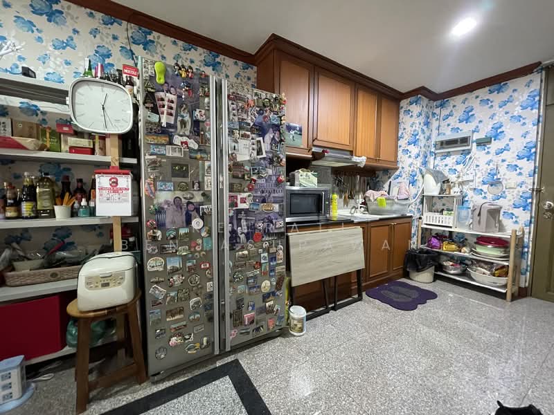 Green Point Silom, Bangkok, 29 Soi Anumanratthanon, Suriyawong, Bang Rak, Bangkok, 2 Bedrooms, 85 sqm, Condo For Sale, by Keerati Benjasupawan, 500304483 - DDproperty.com