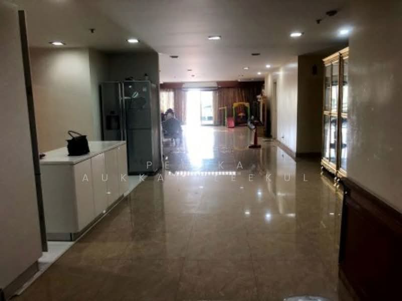 Crystal Garden, Bangkok, 217 Sukhumvit 4 Alley, Khlong Toei, Bangkok, 3 Bedrooms, 333 sqm, Condo For Sale, by Pemika Aukkaraleekul, 500304499 - DDproperty.com