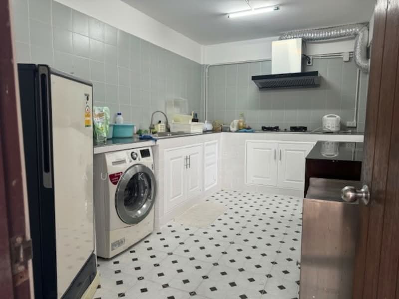 4-BR House, Bangkok, Lat Yao, Chatuchak, Bangkok, 4 Bedrooms, 320 sqm, Single Detached House For Sale, by Pemika Aukkaraleekul, 500304527 - DDproperty.com