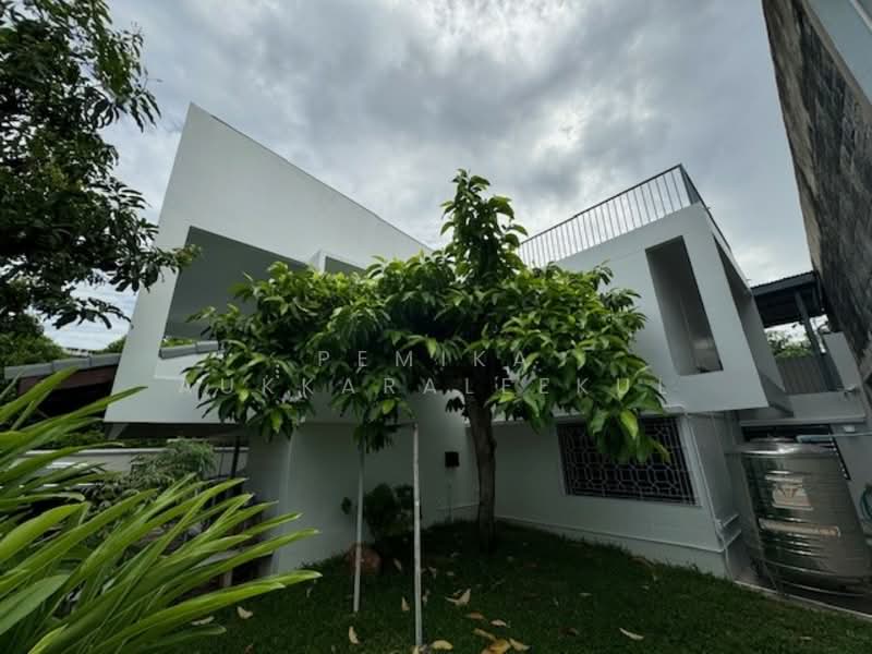 4-BR House, Bangkok, Lat Yao, Chatuchak, Bangkok, 4 Bedrooms, 320 sqm, Single Detached House For Sale, by Pemika Aukkaraleekul, 500304527 - DDproperty.com