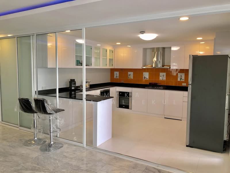 D.S. Tower 1 Sukhumvit 33, Bangkok, Soi Phrom Chit, Khlong Tan Nua, Watthana, Bangkok, 3 Bedrooms, 236 sqm, Condo For Sale, by Pemika Aukkaraleekul, 500304534 - DDproperty.com