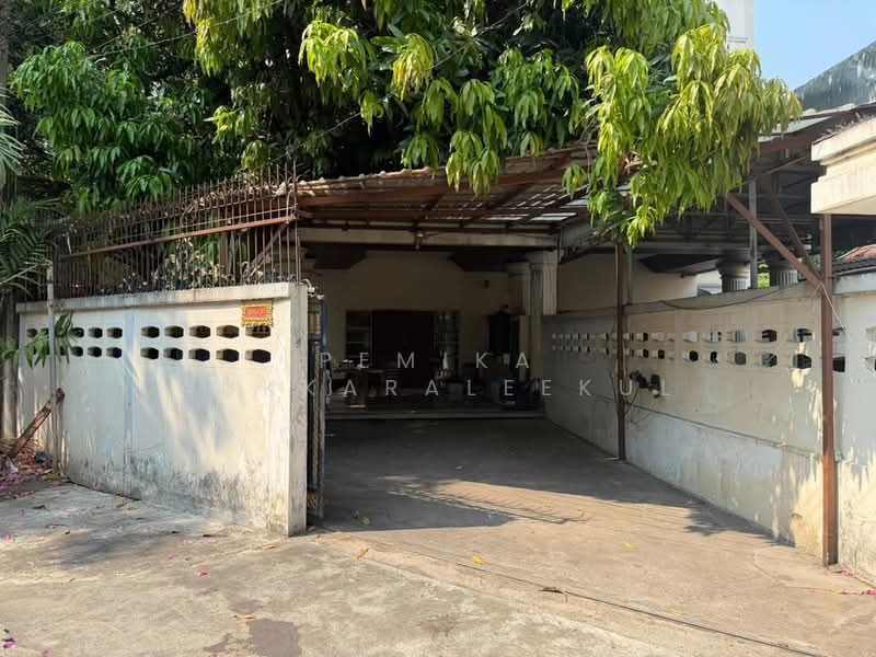 4-BR House, Bangkok, Samsen Nai, Phaya Thai, Bangkok, 4 Bedrooms, 382 sqm, Single Detached House For Sale, by Pemika Aukkaraleekul, 500304592 - DDproperty.com