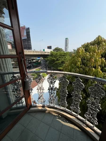 4-BR House, Bangkok, Samsen Nai, Phaya Thai, Bangkok, 4 Bedrooms, 382 sqm, Single Detached House For Sale, by Pemika Aukkaraleekul, 500304592 - DDproperty.com