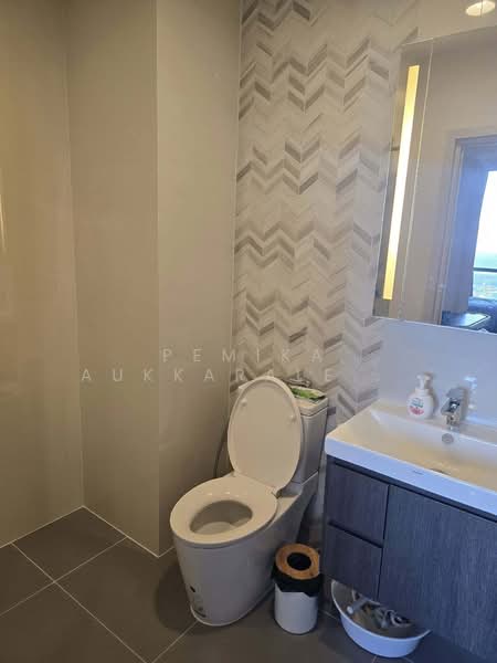 Oka Haus Sukhumvit 36, Bangkok, 3399 Rama 4 Road, Khong Tan, Khlong Toei, Bangkok, 2 Bedrooms, 50 sqm, Condo For Sale, by Pemika Aukkaraleekul, 500304643 - DDproperty.com