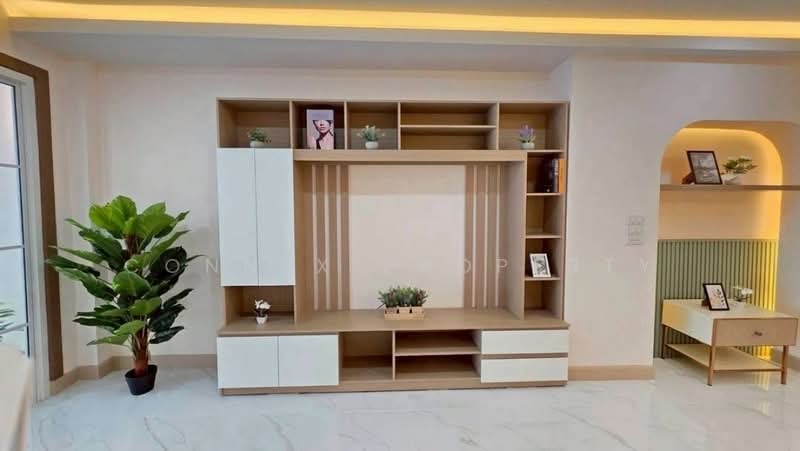 Baan Rawadi - near Nonthaburi Civic Cen, Nonthaburi, , Talat Kwan, Muang Nonthaburi, Nonthaburi, 4 Bedrooms, 21 sqm, Townhouse For Sale, by Connex Property, 500304645 - DDproperty.com