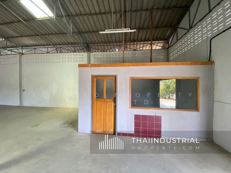 Factory or Warehouse 300 sqm for RENT at Khlong Phra Udom, Lat Lum Kaeo, Pathum Thani (ID: AT2103R), Pathum Thani, Khlong Phra Udom, Lat Lum Kaeo, Pathum Thani, , 300 sqm, Warehouse/Factory For Rent, by AT SOKO PROPERTY CO., LTD, 500304647 - DDproperty.com