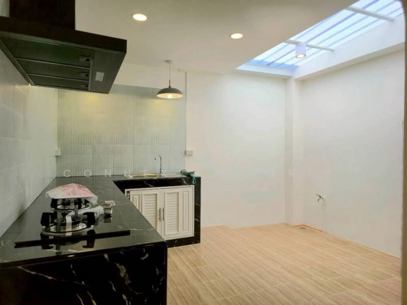 Baan Ranee 2, Bangkok, ลาดปลาเค้า, Chorake Bua, Lat Phrao, Bangkok, 2 Bedrooms, 110 sqm, Townhouse For Sale, by Connex Property, 500304658 - DDproperty.com