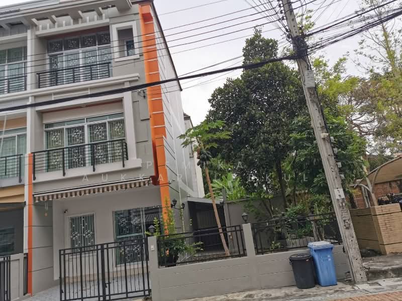 3-BR Townhouse, Bangkok, Lat Phrao, Lat Phrao, Bangkok, 3 Bedrooms, 136 sqm, Townhouse For Sale, by Pemika Aukkaraleekul, 500304718 - DDproperty.com