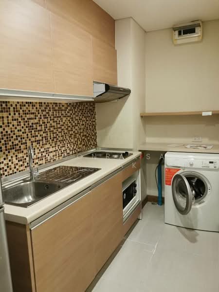 Le Luk Condominium, Bangkok, 1599 291 Sukhumvit Rd, Phra Kanong Nua, Watthana, Bangkok, 1 Bedroom, 56 sqm, Condo For Rent, by Boonraksa Sopak, 500304728 - DDproperty.com
