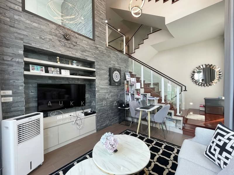 Baan Klang Muang Classe Ekkamai-Ramintra, Bangkok, Sukhonthasawat Road, Lat Phrao, Lat Phrao, Bangkok, 4 Bedrooms, 210 sqm, Single Detached House For Sale, by Pemika Aukkaraleekul, 500304768 - DDproperty.com