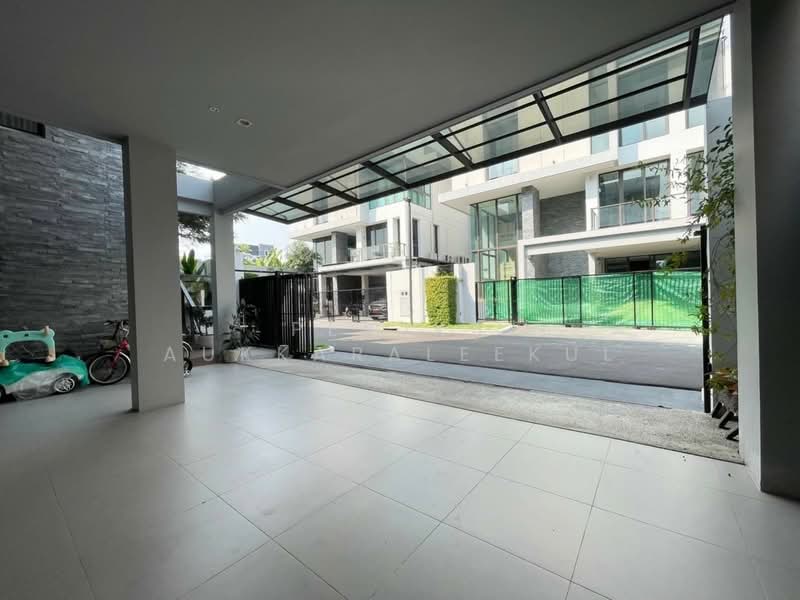 Baan Klang Muang Classe Ekkamai-Ramintra, Bangkok, Sukhonthasawat Road, Lat Phrao, Lat Phrao, Bangkok, 4 Bedrooms, 210 sqm, Single Detached House For Sale, by Pemika Aukkaraleekul, 500304768 - DDproperty.com
