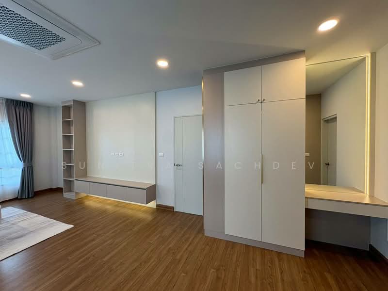 Centro Bangna, Samut Prakan, 111 Soi 3, Bang Kaeo, Bang Plee, Samut Prakan, 4 Bedrooms, 303 sqm, Single Detached House For Rent, by Sunitra Sachdev, 500304787 - DDproperty.com