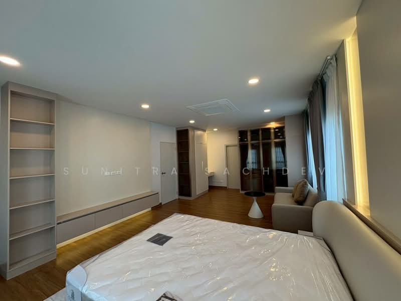 Centro Bangna, Samut Prakan, 111 Soi 3, Bang Kaeo, Bang Plee, Samut Prakan, 4 Bedrooms, 303 sqm, Single Detached House For Rent, by Sunitra Sachdev, 500304787 - DDproperty.com