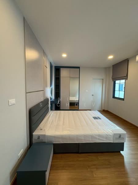 Centro Bangna, Samut Prakan, 111 Soi 3, Bang Kaeo, Bang Plee, Samut Prakan, 4 Bedrooms, 303 sqm, Single Detached House For Rent, by Sunitra Sachdev, 500304787 - DDproperty.com