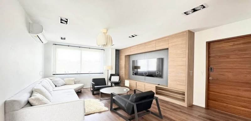 A stunning custom-built single house, as if taken straight out of a movie. Elegantly designed with s, Bangkok, สมเด็จพระเจ้าตากสิน, Bang Lam Phu Lang, Khlong San, Bangkok, 6 Bedrooms, 530 sqm, Single Detached House For Sale, by Connex Property, 500304832 - DDproperty.com