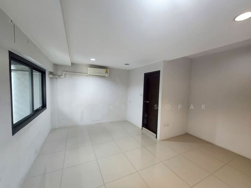 undefined, Bangkok, Khong Tan, Khlong Toei, Bangkok, 4 Bedrooms, 250 sqm, Single Detached House For Rent, by Boonraksa Sopak, 500304842 - DDproperty.com