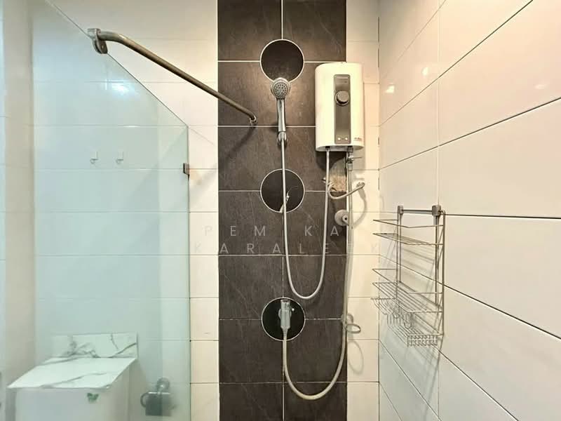 The Complete Narathiwat, Bangkok, 9 Naradhiwas Rajanagarindra Rd, Chong Nonsi, Yan Nawa, Bangkok, 2 Bedrooms, 56 sqm, Condo For Sale, by Pemika Aukkaraleekul, 500304870 - DDproperty.com