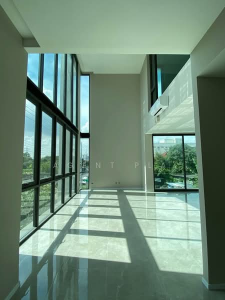 For Sale : Myst Onnut-Srinakarin Home Office, near BTS Yellow Line, Srinuch Station (SPSAD3978), Bangkok, Suan Luang, Bangkok, 4 Bedrooms, 400 sqm, Townhouse For Sale, by Agent Pla, 500304944 - DDproperty.com