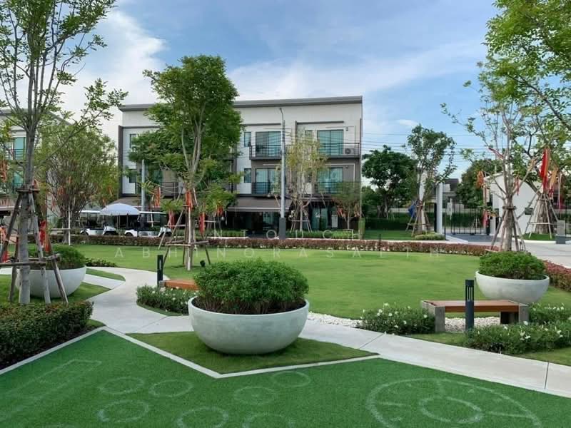 Baan Klang Muang Srinakarin – Onnut, Bangkok, 174 Soi On Nut 70/1, Prawet, Prawet, Bangkok, 3 Bedrooms, 141 sqm, Townhouse For Sale, by Intouch Abhinorasaeth, 500304997 - DDproperty.com