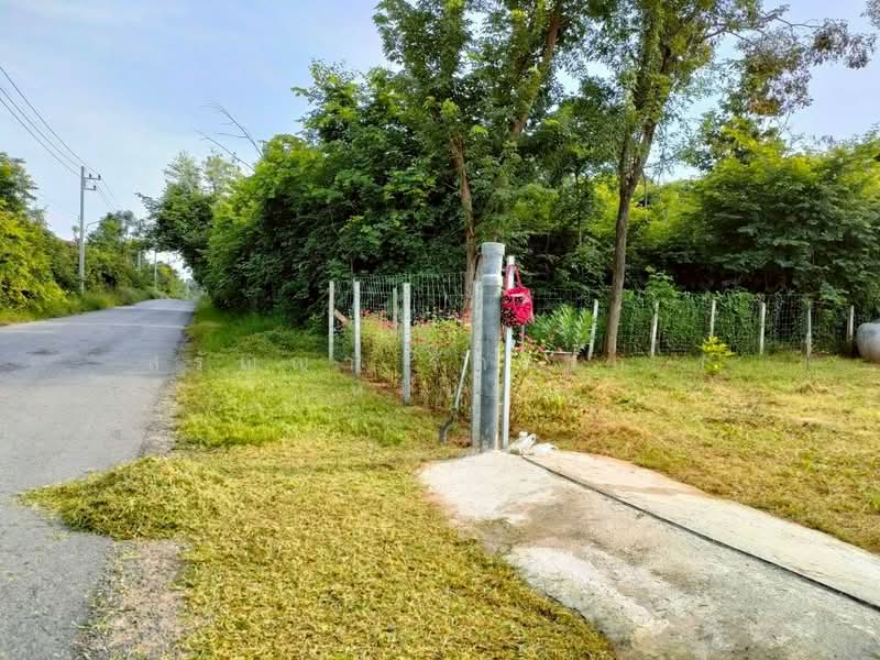 ขายด่วน! บ้านพร้อมที่ดินผืนสวย + แถมรถยนต์ ทำเลทองใกล้ "อ่างเก็บน้ำซับประดู่" อ.สีคิ้ว จ.นครราชสีมา, Nakhon Ratchasima, Mittraphap, Sikhiu, Nakhon Ratchasima, 1 Bedroom, 1,120 sqm, Single Detached House For Sale, by สรัญญา รักมาก ( เหมียว), 500305018 - DDproperty.com