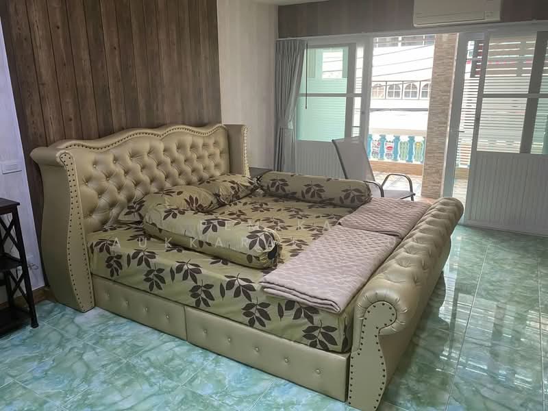 ทาวน์เฮ้าส์ 4-ห้องนอน, กรุงเทพ, จอมทอง, จอมทอง, กรุงเทพ, 325 ตร.ม., ทาวน์เฮ้าส์ ขาย, โดย Pemika Aukkaraleekul, 500305043 - DDproperty.com