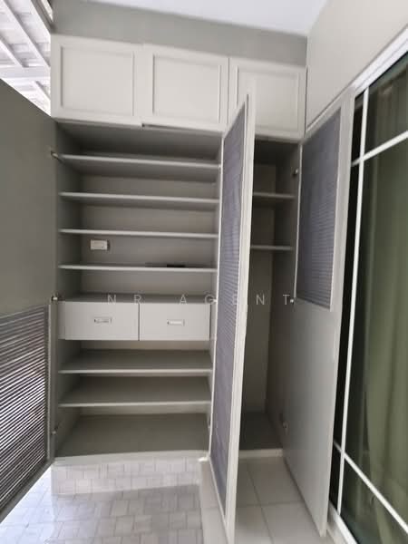 The Village 2 Bangna km.8, Samut Prakan, Soi Mahachai, Bang Na-Trat Road, Bangphli Yai, Bang Plee, Samut Prakan, 3 Bedrooms, 134 sqm, Townhouse For Rent, by NR AGENT, 500305060 - DDproperty.com