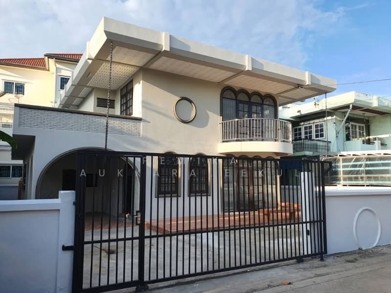 4-BR House, Bangkok, Saphan Song, Wang Thonglang, Bangkok, 4 Bedrooms, 325 sqm, Single Detached House For Sale, by Pemika Aukkaraleekul, 500305079 - DDproperty.com