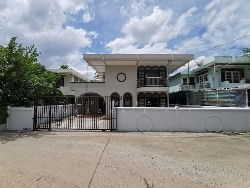 4-BR House, Bangkok, Saphan Song, Wang Thonglang, Bangkok, 4 Bedrooms, 325 sqm, Single Detached House For Sale, by Pemika Aukkaraleekul, 500305079 - DDproperty.com