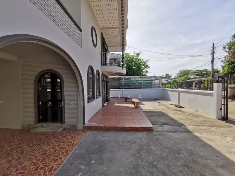 4-BR House, Bangkok, Saphan Song, Wang Thonglang, Bangkok, 4 Bedrooms, 325 sqm, Single Detached House For Sale, by Pemika Aukkaraleekul, 500305079 - DDproperty.com