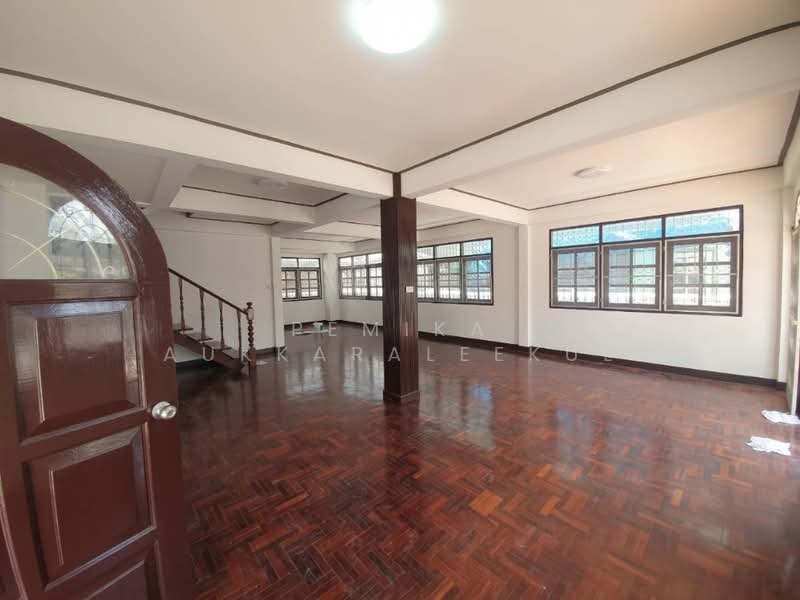 4-BR House, Bangkok, Saphan Song, Wang Thonglang, Bangkok, 4 Bedrooms, 325 sqm, Single Detached House For Sale, by Pemika Aukkaraleekul, 500305079 - DDproperty.com