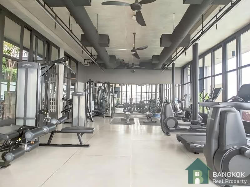 Windshell Naradhiwas, Bangkok, Narathiwatratchanakharin Road, Thung Maha Mek, Sathon, Bangkok, 5 Bedrooms, 562 sqm, Condo For Sale, by Chakkrapong Ponyeam, 500305093 - DDproperty.com