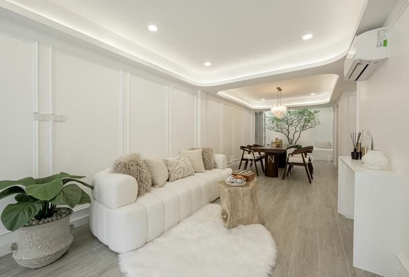 4-BR Townhouse, Bangkok, Khlong Tan Nua, Watthana, Bangkok, 4 Bedrooms, 250 sqm, Townhouse For Sale, by Nattapat Reunyota, 500305118 - DDproperty.com