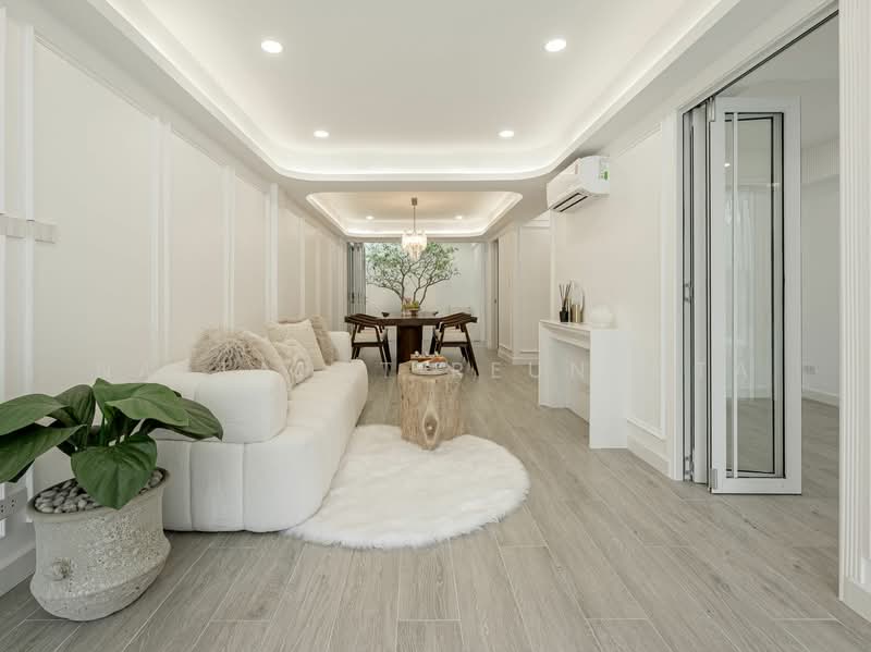 4-BR Townhouse, Bangkok, Khlong Tan Nua, Watthana, Bangkok, 4 Bedrooms, 250 sqm, Townhouse For Sale, by Nattapat Reunyota, 500305118 - DDproperty.com