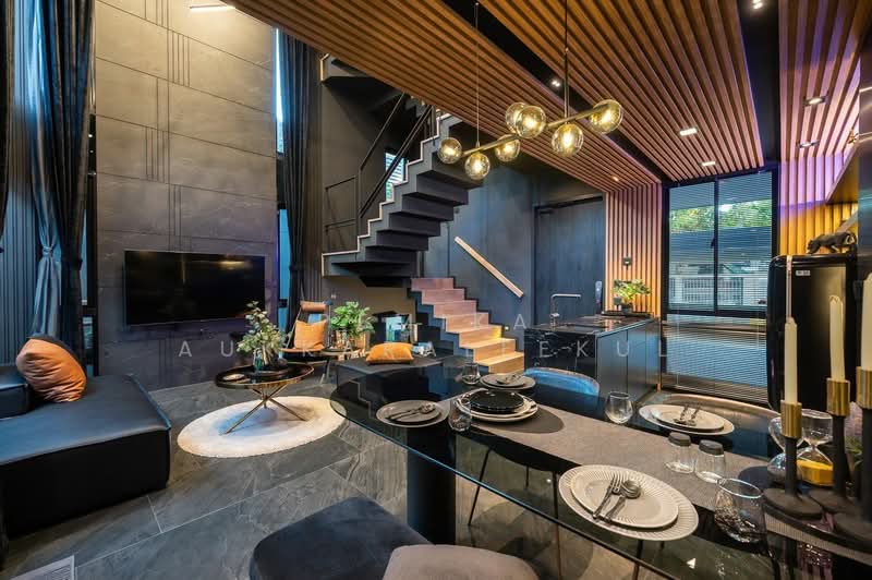 For Sale - 3-BR Townhouse, Bangkok