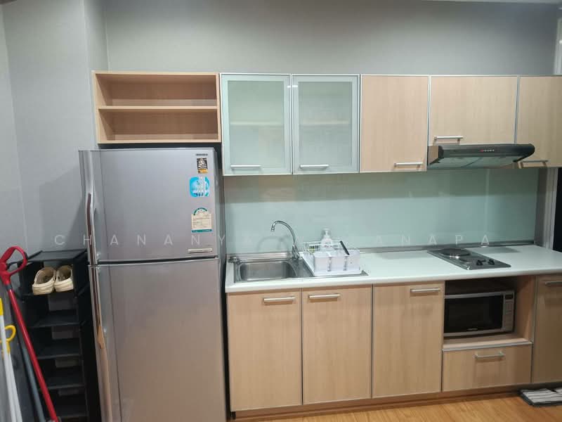 The Complete Narathiwat, Bangkok, 9 Naradhiwas Rajanagarindra Rd, Chong Nonsi, Yan Nawa, Bangkok, 1 Bedroom, 36 sqm, Condo For Rent, by Chananya Watanapa, 500305160 - DDproperty.com