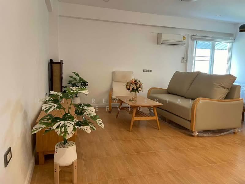 Royal Park Condominium, Bangkok, 41 Soi Phahonyothin 8, Samsen Nai, Phaya Thai, Bangkok, 2 Bedrooms, 220 sqm, Condo For Sale, by HOME Real Estate Service, 500305193 - DDproperty.com