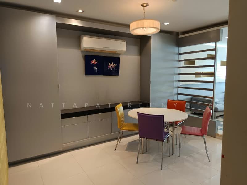 St Louis Grand Terrace, Bangkok, Soi Sathon 11 S Sathon Rd, Yan Nawa, Sathon, Bangkok, 2 Bedrooms, 117 sqm, Condo For Sale, by Nattapat Reunyota, 500305197 - DDproperty.com