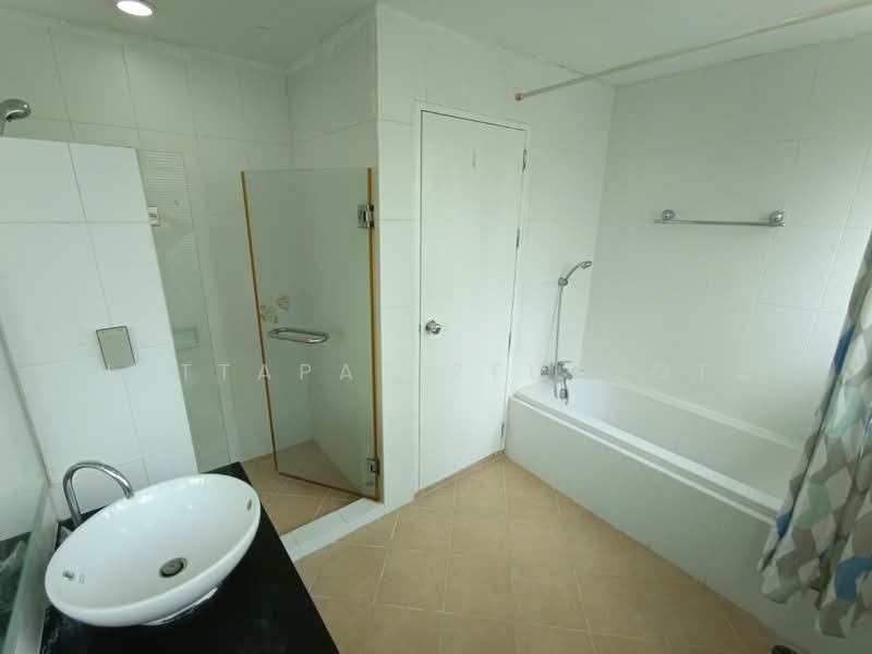 St Louis Grand Terrace, Bangkok, Soi Sathon 11 S Sathon Rd, Yan Nawa, Sathon, Bangkok, 2 Bedrooms, 117 sqm, Condo For Sale, by Nattapat Reunyota, 500305197 - DDproperty.com