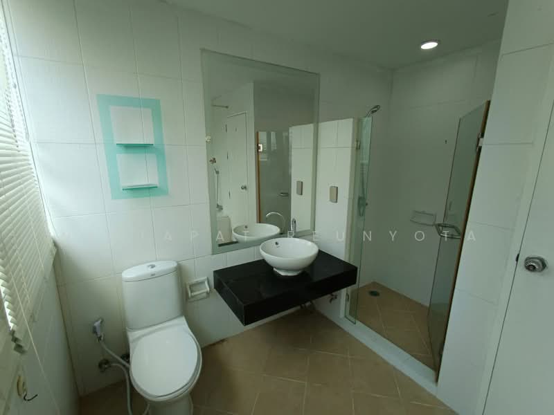 St Louis Grand Terrace, Bangkok, Soi Sathon 11 S Sathon Rd, Yan Nawa, Sathon, Bangkok, 2 Bedrooms, 117 sqm, Condo For Sale, by Nattapat Reunyota, 500305197 - DDproperty.com