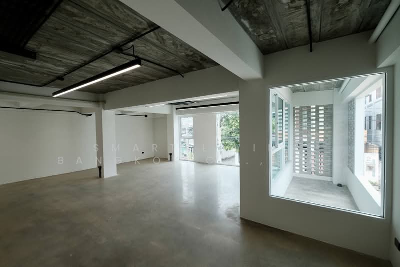 Office Standalone Nakniwas 15, Bangkok, Lat Phrao, Lat Phrao, Bangkok, , 600 sqm, Office Space For Rent, by Smart Living Bangkok Co.,Ltd., 500305210 - DDproperty.com